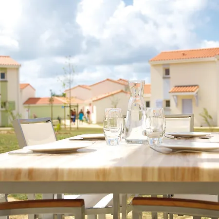 פארק נופש Lagrange Le Village De La 3*