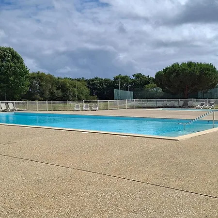 Lagrange Le Village De La פארק נופש 3*