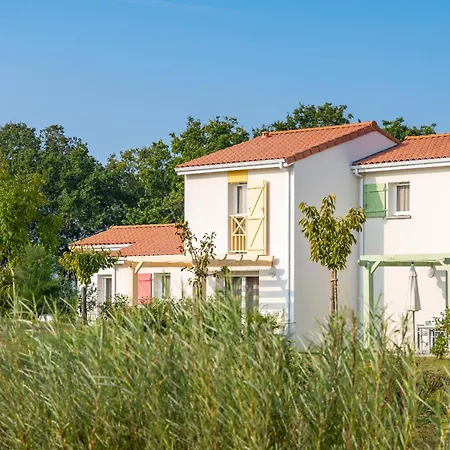 Lagrange Le Village De La פארק נופש 3*