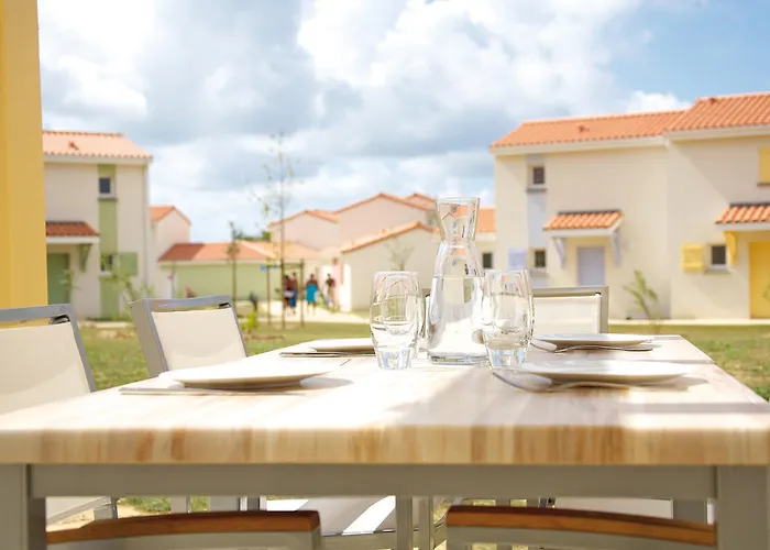 홀리데이파크 Lagrange Le Village De La 3*